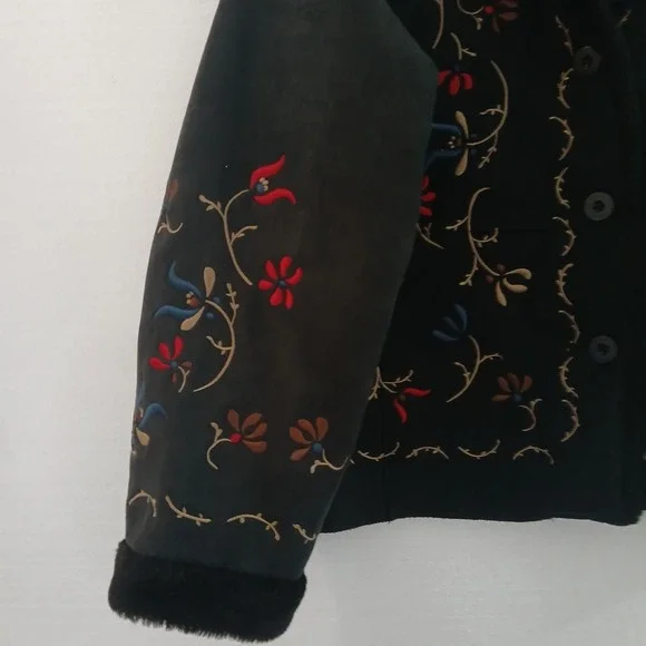 (Relativity) Ladies Jacket Sz M Black Suade Embroidered Flowers Sherpa Lining - Picture 3 of 16